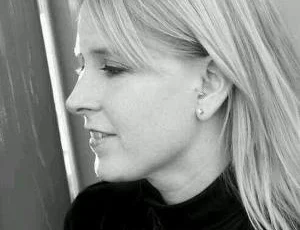 Пенелопа Дуглас - біографія та список книг